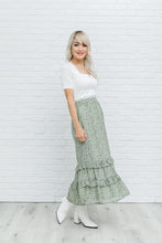 Load image into Gallery viewer, Floral Visons Skirt