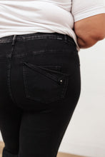 Load image into Gallery viewer, High Waist Mom Fit Jeans In Black