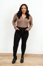 Load image into Gallery viewer, High Waist Mom Fit Jeans In Black