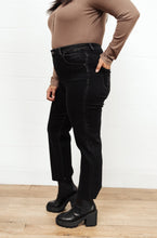 Load image into Gallery viewer, High Waist Mom Fit Jeans In Black