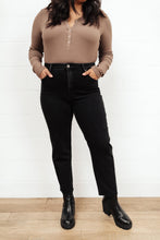 Load image into Gallery viewer, High Waist Mom Fit Jeans In Black