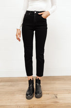 Load image into Gallery viewer, High Waist Mom Fit Jeans In Black