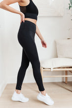 Load image into Gallery viewer, Keep Up Black Leggings