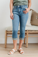 Load image into Gallery viewer, Suzie Mid-Rise Cuffed Capris